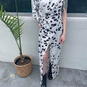 🖤 ASOS Black & White Wrap Dress - Contemporary Chic! 🖤